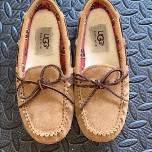 Ugg Slippers worn a few times indoors size 13